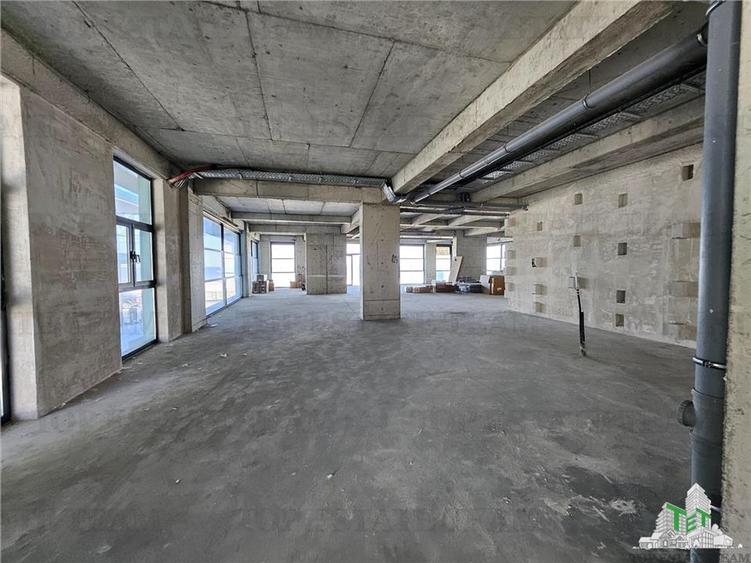 SPATIU COMERCIAL MAMAIA NORD PRIMA LINIE, VEDERE FRONTALA LA MARE, ZONA DE TRAF