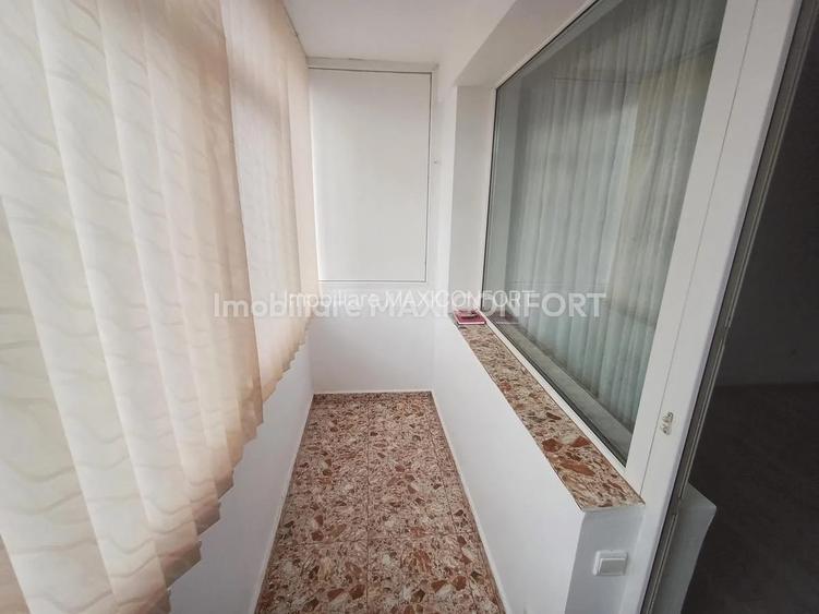 Vanzare  3 camere - Imobiliare MAXICONFORT - 9