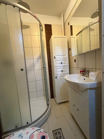 Apartament cu 4 camere de vanzare in zona Mosilor - Eminescu