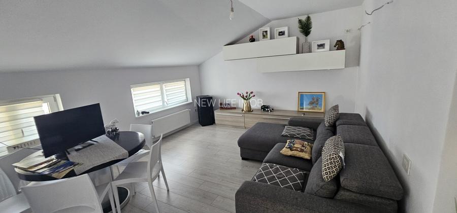 Vila P+1+M / Totul nou ,ne locuita - 7