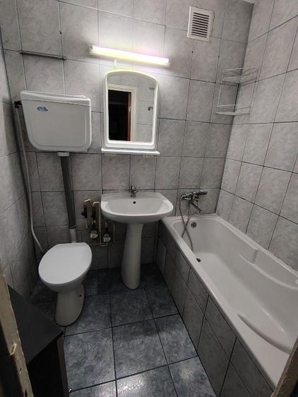 Particular închiriez apartament