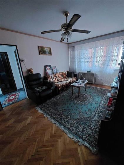 Apartament 2 camere cartier Nicolina - 4