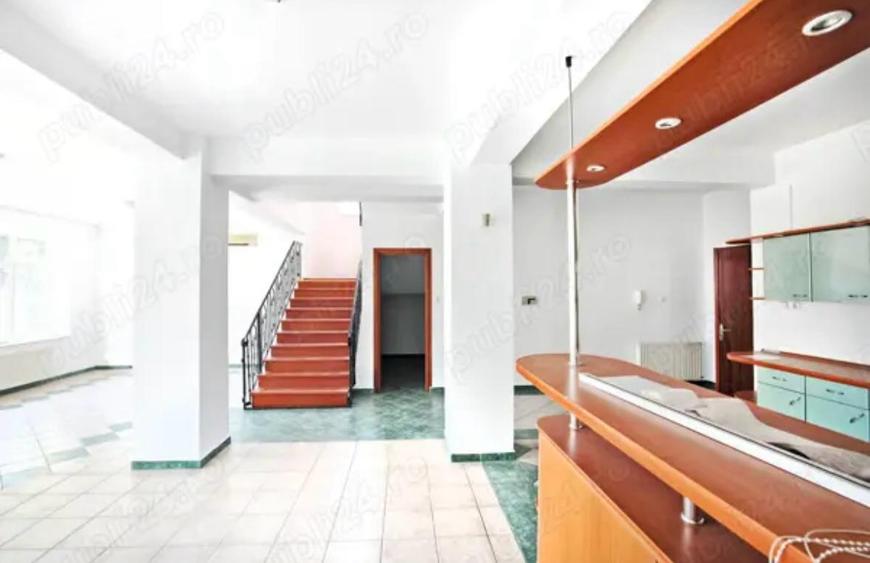 Vila individuala renovata cu 7 camere, garaj zona Herastrau