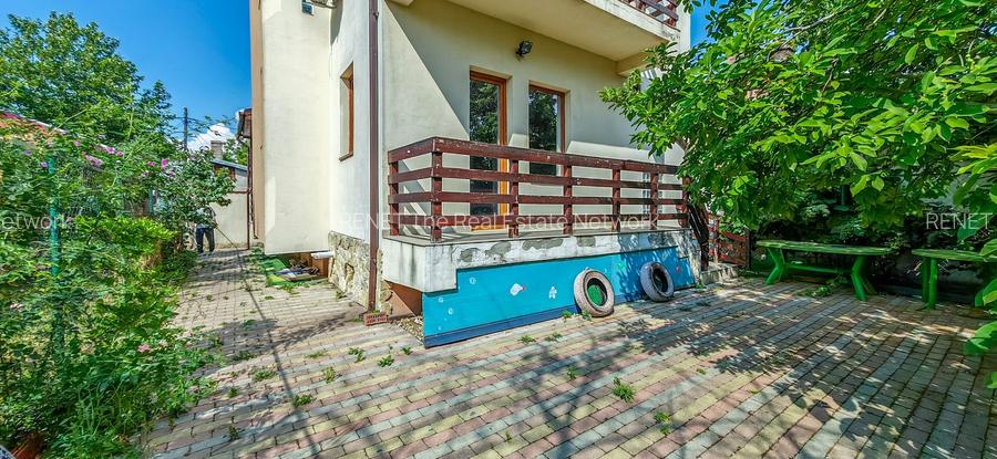 Vila spațioasă, 4 camere, nemobilată, București - 2