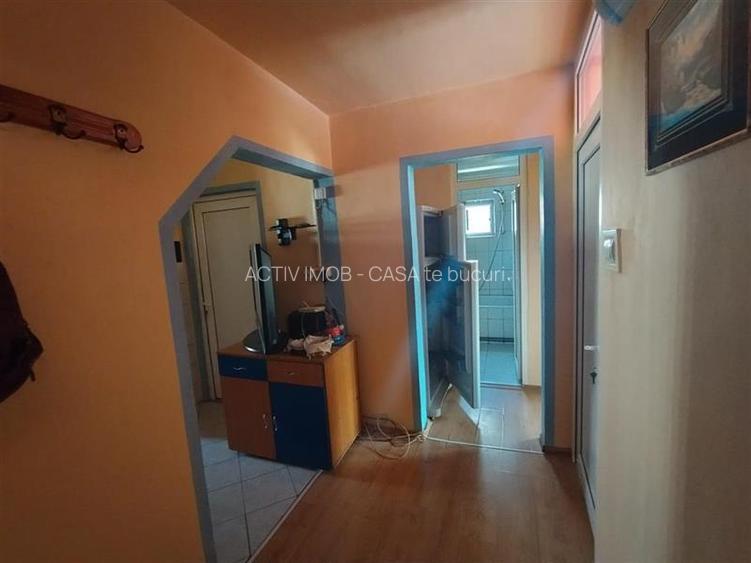Caransebes, 4 Cam., Dec., Et.2, Zona Pipirig - 12