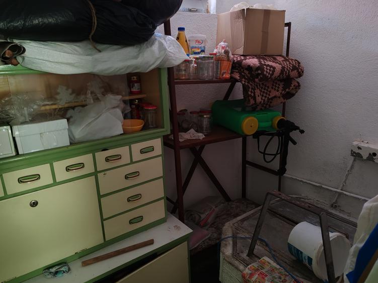 Casa 4 camere libera la vanzare VLADENI