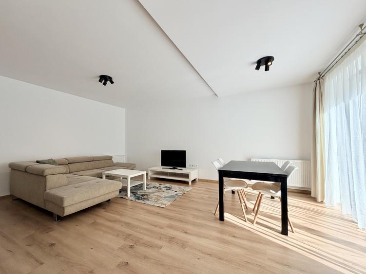 Apartament spatios cu 2 camere, parcare, zona Grand Hotel Italia