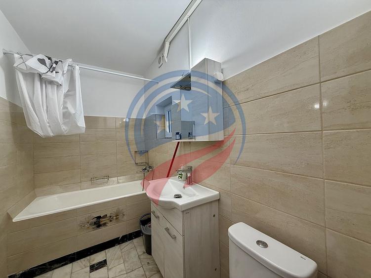 Apartament 4 camere/de inchiriat/ultracentral  Craiova