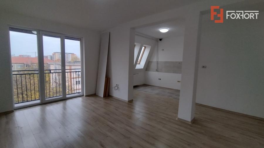 Apartament 3 camere la mansarda - 75mp utili, Zona Aradului