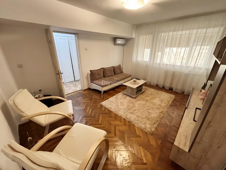 Apartament cu 2 camere de închiriat | Vedere către Piața Ovidiu - 4