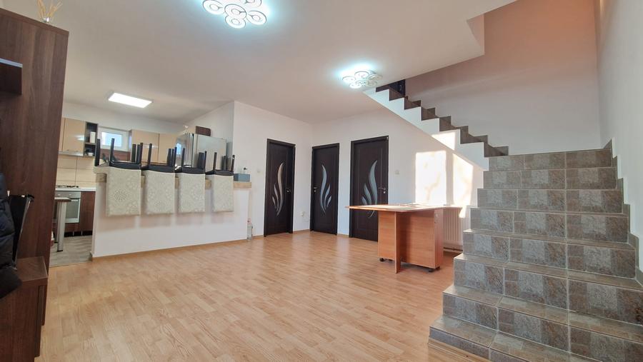VILA cu 7 camere si teren in Comuna BUTURUGENI, GIURGIU