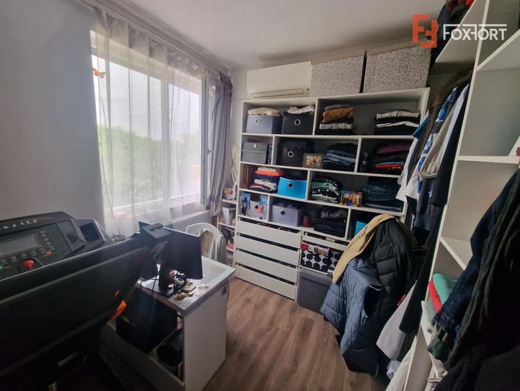 Duplex de vanzare cu 4 camere, cu teren de 303 mp, Ghiroda