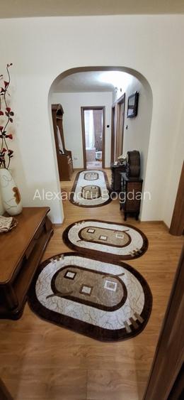 Vand apartament 3 camere decomandat parter, 67,2 mp utili +boxa la subsol 4mp  - 2