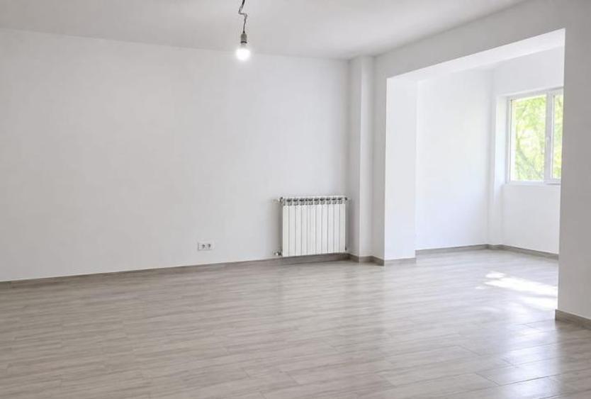 Campia Libertatii-garsoniera spatioasa!