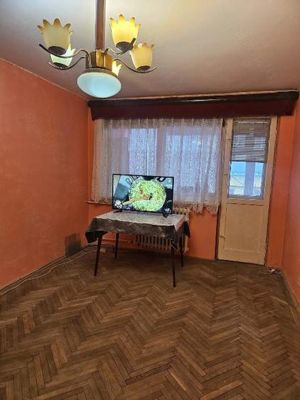 Apartament 3 camere, decomandat, Valea Rosie