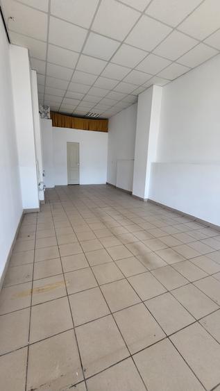 Spatiu comercial zona Uvertura Mall