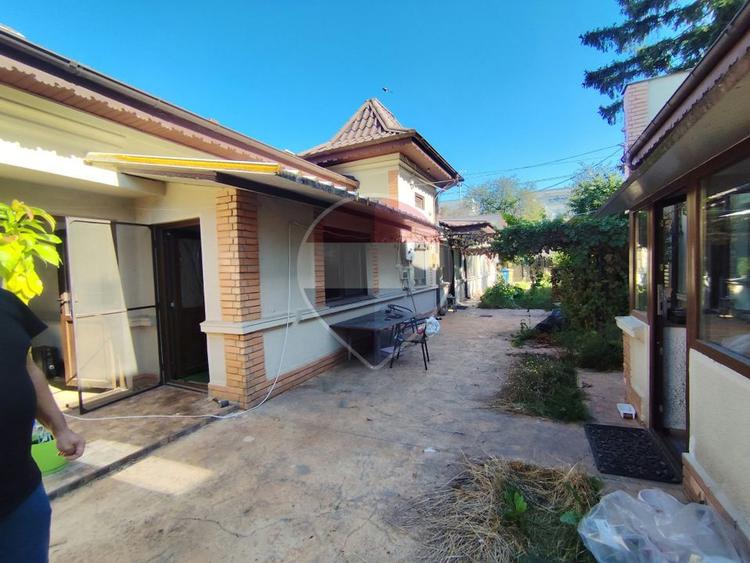 CASA 6 CAMERE CHITILA ,TEREN 590 MP, PANOURI 12 KW ,GARAJ