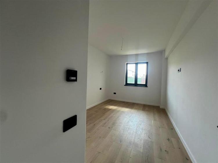 Apartament 2 camere decomandat, centru