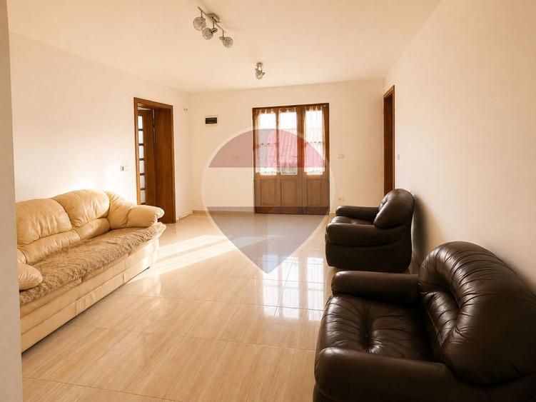 Casa cu 6 camere de vânzare în Negri jud. Bacau / posibilitate duplex