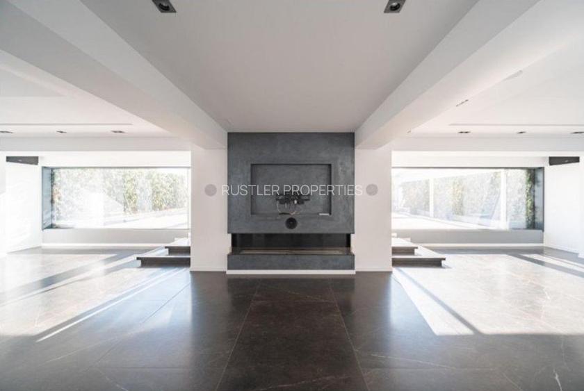 Penthouse spectaculos, lake view  - 2