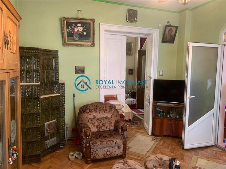 Royal Imobiliare - Vanzare Casa D+P+M, Ultracentral