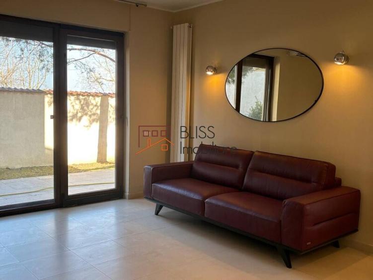 Vilă Modernă cu 5 Camere si acces direct la lac