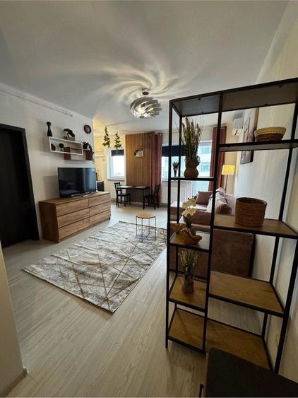 Studio modern cu vedere la Lacul Morii, Uverturii, Militari