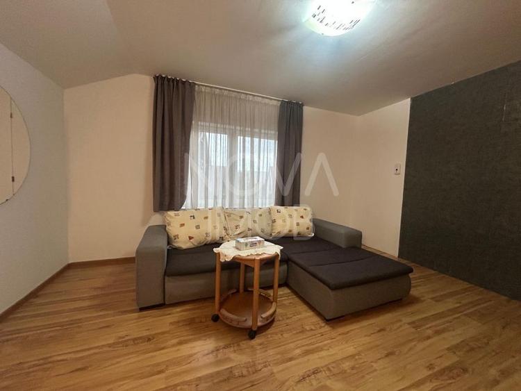 Casa de vanzare 200 mp cu spatiu comercial la parter, strada Lunga