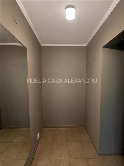 Apartament 3 camere de vanzare, semidecomandat, etaj intermediar, bloc fara risc - 4