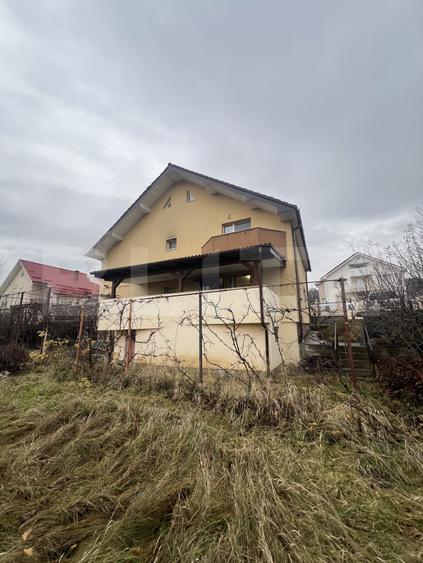 Casa pe 2 nivele, aproape de natura, pe 7.5 ar