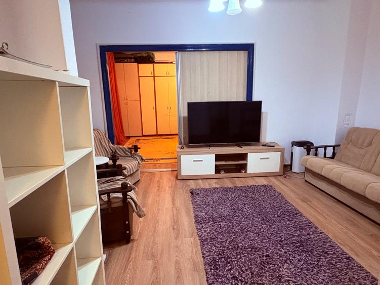 Carol, Mitropoliti, ap. 2 camere, et.1, 58mp, recent renovat, 450Euro/luna
