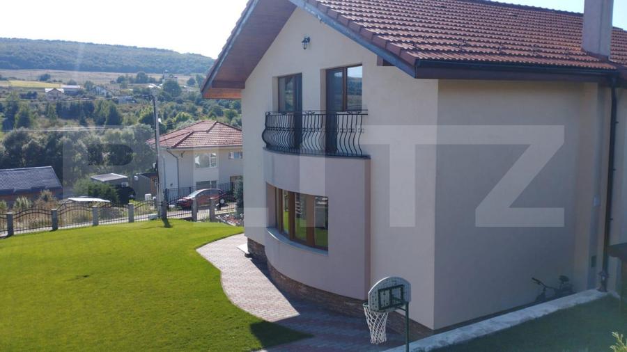 Casa moderna ultrafinisata, la intrare in Chinteni!