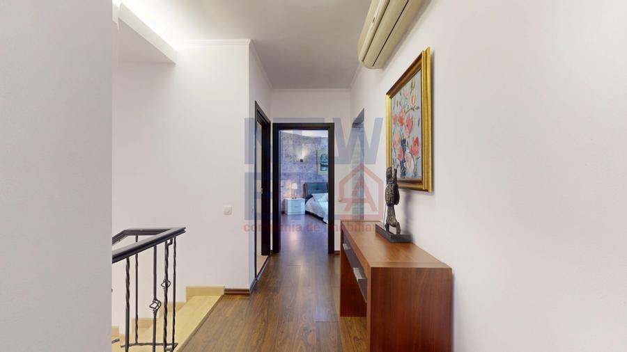 Casa de vanzare in zona Dacia-Eminescu - acces strada privata