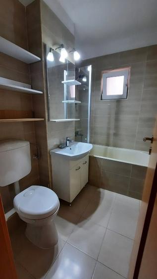 Inchiriez apartament 3 camere, etaj 1, Cetate, foste proprietati