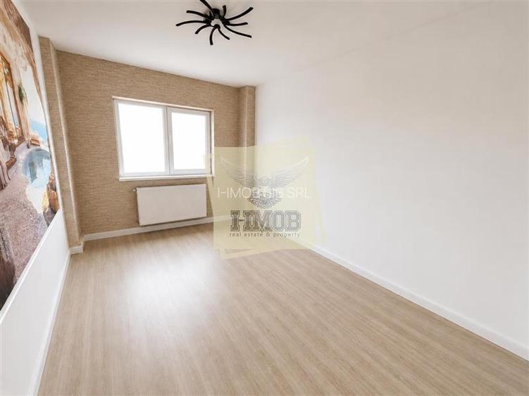 Apartament renovat cu 3 camere 2 bai si balcon pe Bd. Mihai Viteazu - 7
