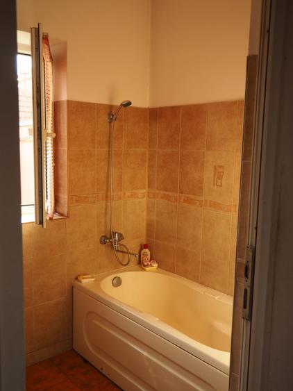 Casa de vanzare in zona Iosefin -Mangalia (curte+gradina)