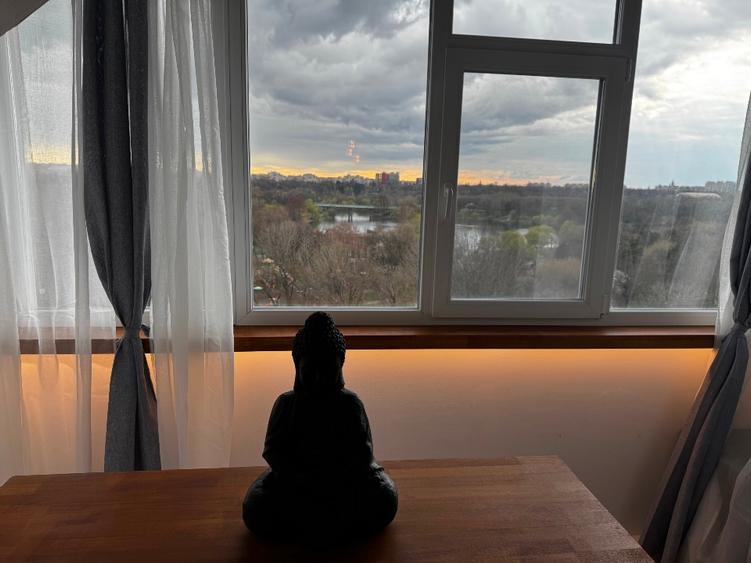 Apartament proaspăt renovat cu vedere spectaculoasă la lacul Tinretului