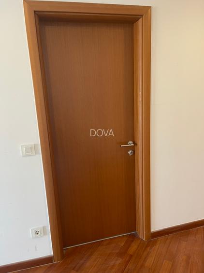 4 camere,3 grupuri sanitare, 2 terase, - 7