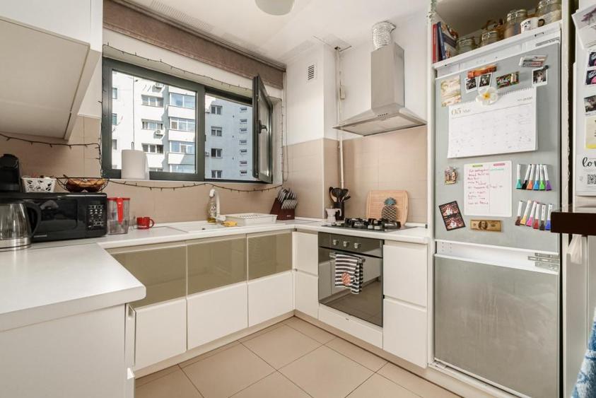 Victoriei, 3 camere, an 2009, loc de parcare inclus