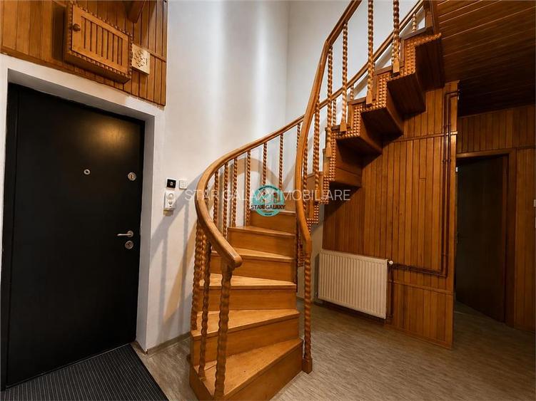 Apartament tip penthouse cu 5 camere de inchiriat, zona Poli 2 - 6