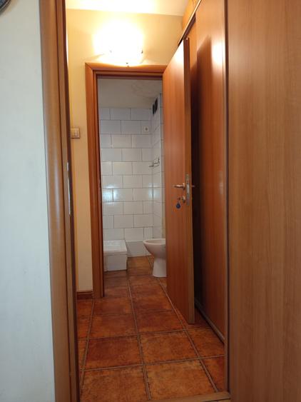 2 camere ideal investitie/regim hotelier metrou Piata Romana langa scara