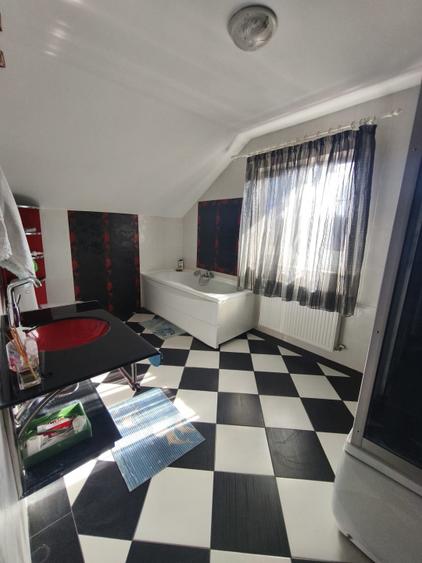 Casa multifunctionala, 420mp, 2300mp teren, Siret