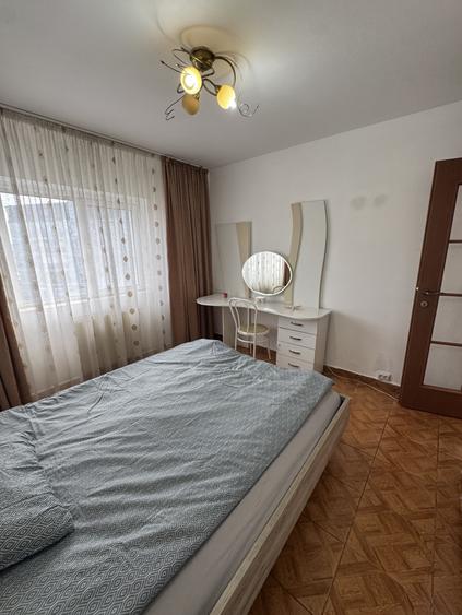 Apartament 2 cam, cf 1 decomandat, etaj 3/4, Carol Davila