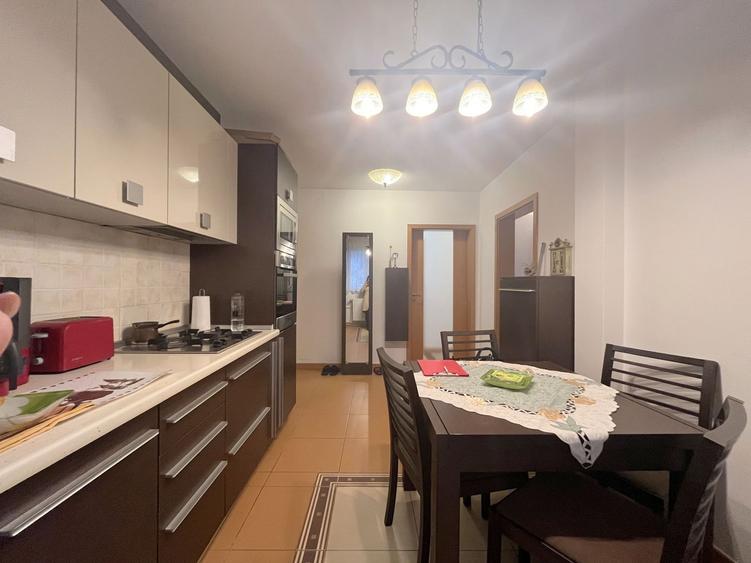 De inchiriat 4 camere- Zona Circumvalatiunii