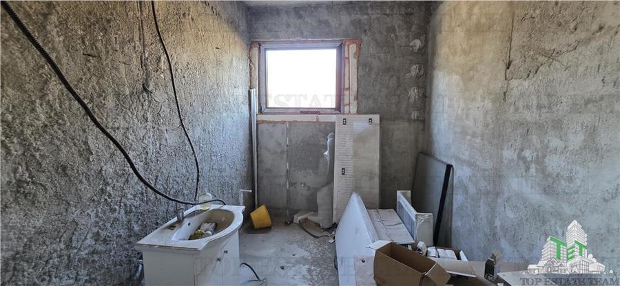 Domnesti - Oportunitate investitie/ Teren 1.643 mp + casa la gri 476mp/ pozitie