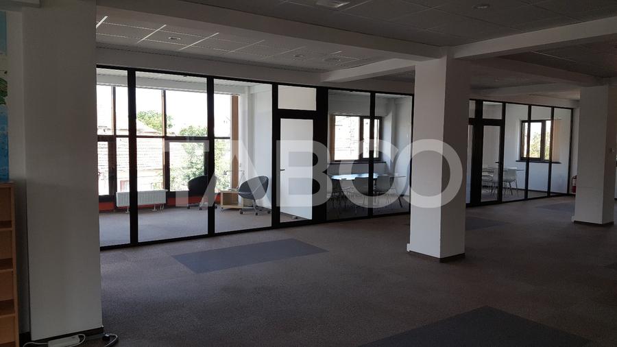 Cladire moderna cu teren 890 mp P+2E+ET birouri si spatiu comercial