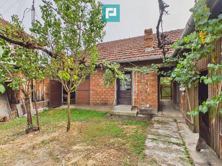 Casă cu 4 camere în localitatea Gurahonț, Arad