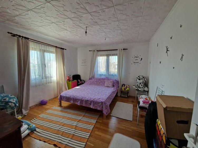 Mihailesti, vanzare vila P+M, 258mp, teren 912mp.