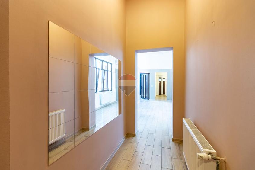 Casă D+P+E+M | 816 mp utili, 5 locuri parcare, Regina Maria