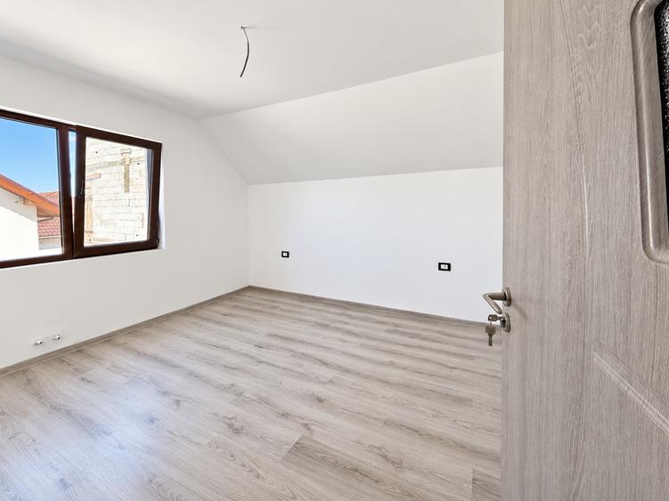 Casă nouă P+M în Lumina | 5 dormitoare | curte și parcare proprie